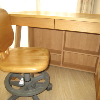 無垢材　堀田木工　学習机　椅子とセットで　アルダー材
