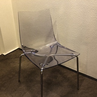イタリアの高級家具ブランドの椅子４脚セット
