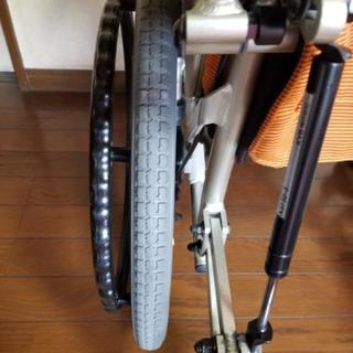 リラクターン　車椅子　自走式