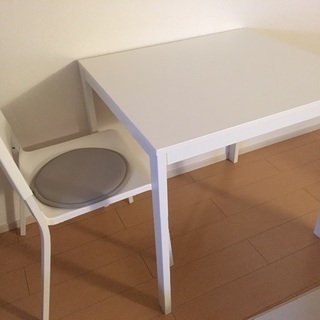 IKEA 伸長式テーブル