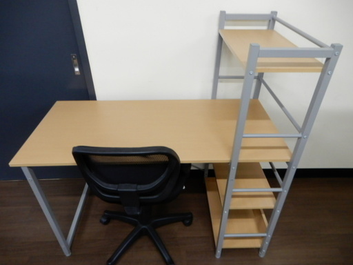 ニトリ家具 システムデスクザック&ワークチェアセット 綺麗です♪ 学生 ...