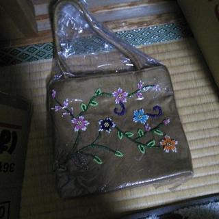 ベトナムの刺繍バッグ