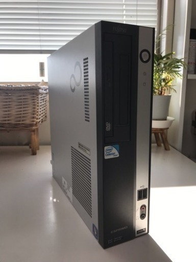 状態良 ディスクトップパソコン FUJITSU ESPRIMO Windows10