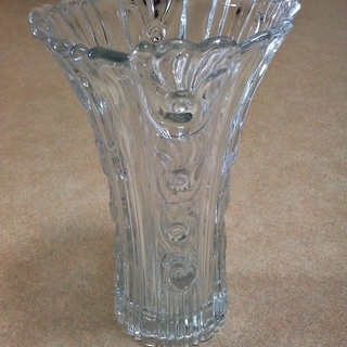 【無料】ガラス製の花瓶