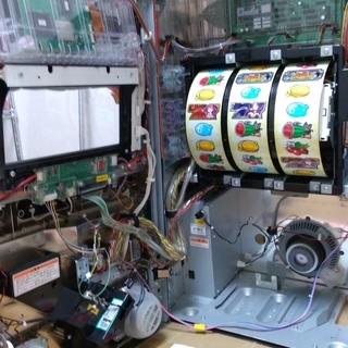 パチスロ マジカルハロウィン5 コイン不要機付