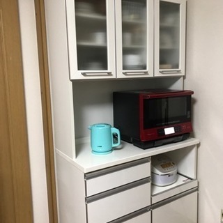 ニトリのキッチンボード、食器棚
