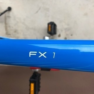TREKクロスバイク FX1 (空気入れ、鍵、ライト付き)