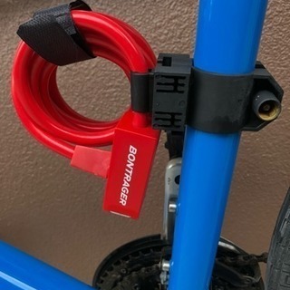 TREKクロスバイク FX1 (空気入れ、鍵、ライト付き)