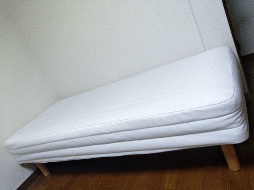 無印良品　脚付きマットレスベッド（スモール） 6800円