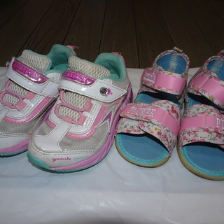 幼児用の靴とサンダル（15 cm, 中古）