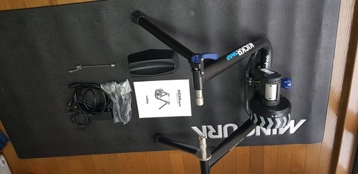 スマートバイクトレーナー　ローラー台　WAHOO KICKR SNAP
