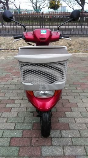 バイクのエンジンはとても良いです。鈴木（Let's 4 Basket）。