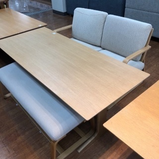 無印良品　リビングでもつかえダイニングテーブル3　テーブルマット付 無印良品リビングでもダイニングでもつかえるテーブルにマットを