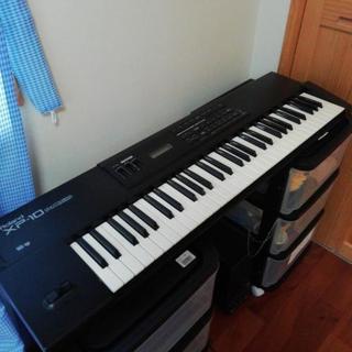 シンセサイザー　Roland XP -10