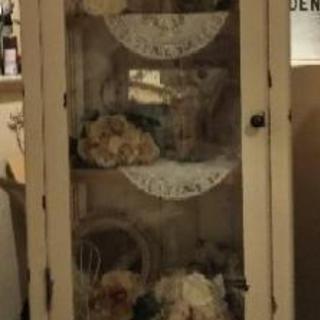 アンティーク調フレンチガラスキャビネット