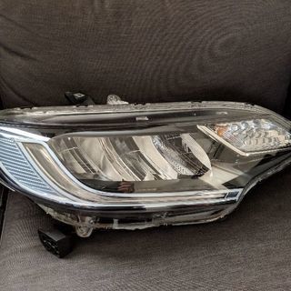 フィットGK　GP後期LEDヘッドライト　右側