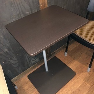 ニトリ ノートPCテーブル カフェ 閉店セール中 サイドテーブル