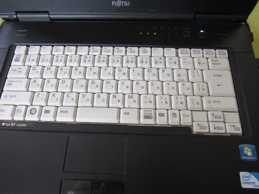 MS OfficeのAccessまで搭載しているノートパソコン