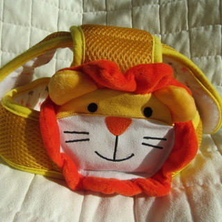 赤ちゃんの保護帽　ライオンさん
