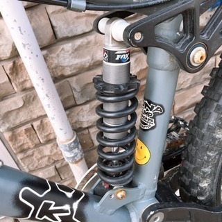 マウンテンバイク  ダウンヒル MTB