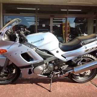 NO.2571 ＺＺＲ４００　Ｎ型　水冷４サイクル１６バルブ４気筒エンジン　☆彡