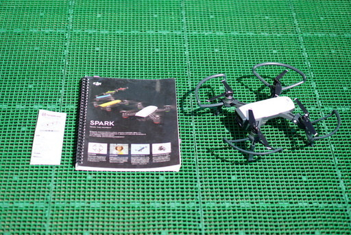 受付終了)DJI SPARK＋オプション品一式のドローン空撮セット 1)DJI
