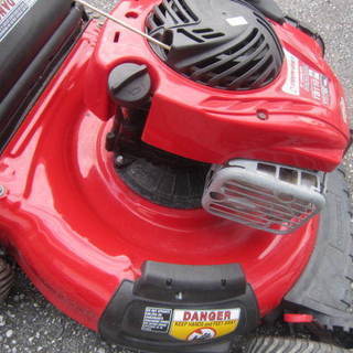 使用頻度少！アメリカ製TROYバケット付き芝刈り機手押し式