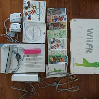 Wii 本体 ソフト11本 マリオカートハンドル2つ Wiiフィット