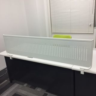 中古 オフィス用 デスク140cm 脇机 イス パネル 4点セット 引き取りのみ - オフィス用