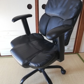 ☆オフィス椅子（革仕様・黒）☆