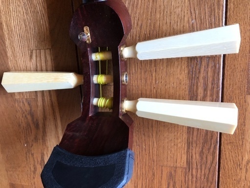 高級津軽三味線 高級 津軽三味線 トチ 子持ち綾杉彫り 弦楽器 和楽器