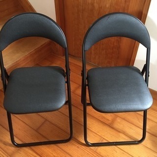パイプ椅子  2台