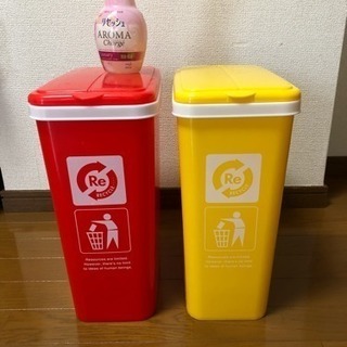 ゴミ箱 (ほぼ新品)&リセッシュ アロマ (おまけ)