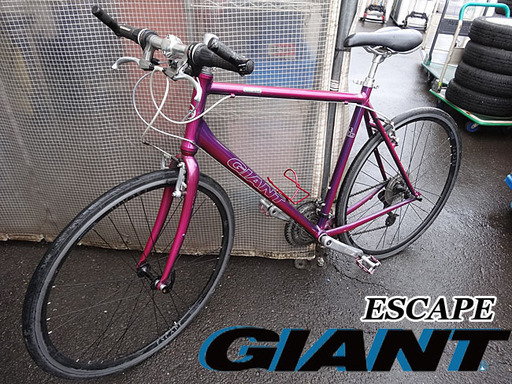 ★GIANT/ジャイアント★クロスバイク 自転車 ESCAPE r3 700/28C 28インチ