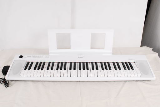 8611 美品 YAMAHA ヤマハ 電子キーボード piaggero ホワイト NP-12 2016年製　アントレ