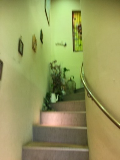 寺町商店街にある隠れ家的カフェ ビーの階段 祇園四条のカフェの無料求人広告 アルバイト バイト募集情報 ジモティー