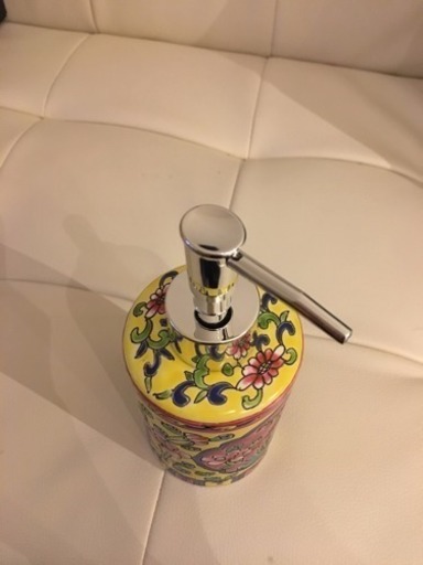 希少価値のあるプラナカン陶器