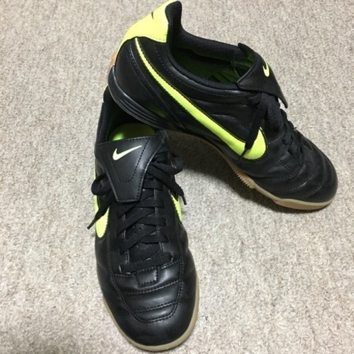 Nike ナイキ フットサルシューズ Tiempo パピ05 岩倉の靴の中古あげます 譲ります ジモティーで不用品の処分 Nike ナイキ フットサルシューズ Tiempo パピ05 岩倉の靴の中古あげます 譲ります ジモティーで不用品の処分