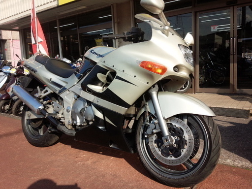 NO.2577　ＺＺＲ４００　Ｎ型　水冷４サイクル１６バルブ４気筒エンジン　☆彡