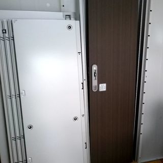 ヨド物置ESE-1305A ほぼ新品 [搬出難度高]