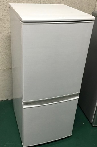 美品　シャープ　冷蔵庫　SJ-D14C-W
