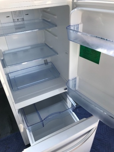 取引中2012年製ハイアール冷凍冷蔵庫ホワイト美品。千葉県内配送無料。設置無料。