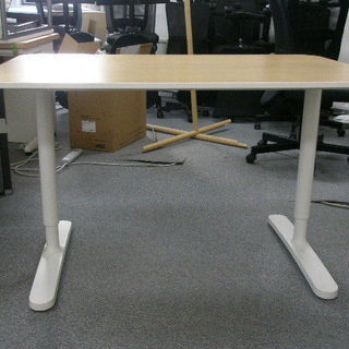 お洒落なテーブルはいかがでしょうか？Produced By IKEA