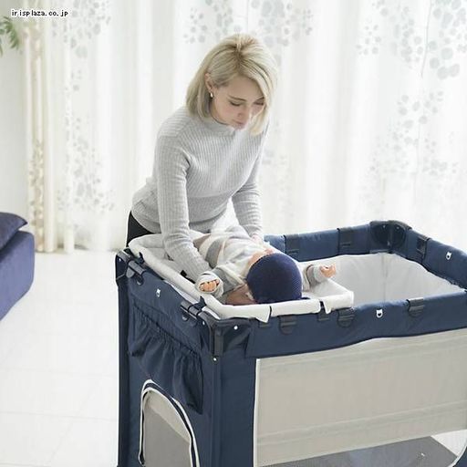 引渡待】【美品】ポータブルベビーベッド おむつ替えテーブル付