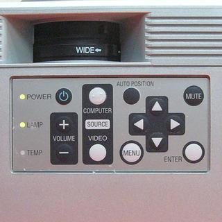ゲーム・映画鑑賞・プレゼン色々使えるプロジェクター