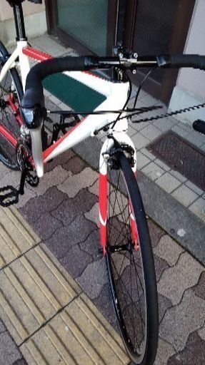 赤x白 700cロードバイク アルミ/18speed