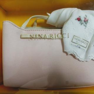 NINA RICCI ポーチ（新品）