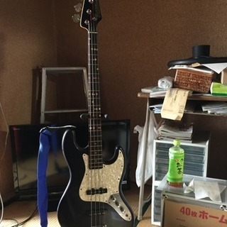 二本セット、Brian by baccusのベースと、アリアプロのエレキギター！ 二本セット、Brian by baccusのベースと、アリアプロのエレキギター！