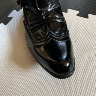 ラブハンター エナメル ロングブーツ かかと底上げ&金属音 新古品