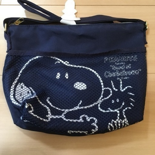 スヌーピーサコッシュバッグ